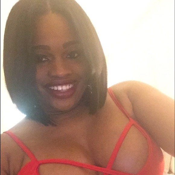 Meet your Posher, Brooke - Picture 1 of 1